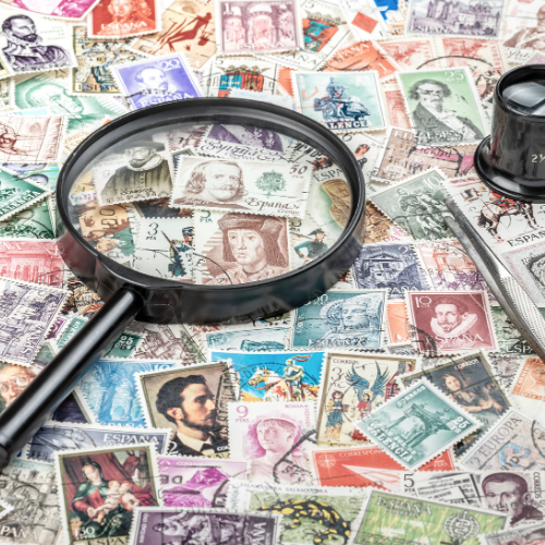 Collection de timbres anciens variés.