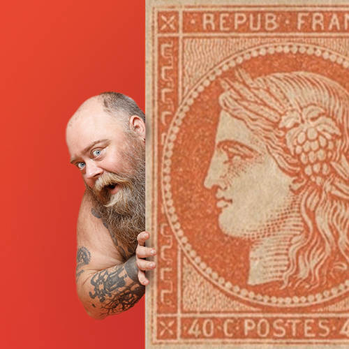 Homme avec un timbre ancien.